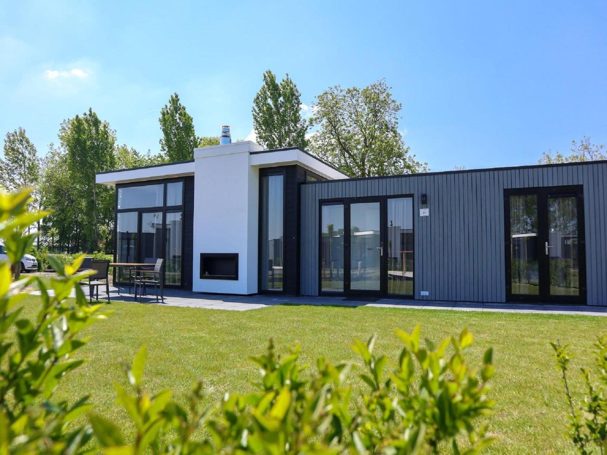 Modern In With Garden *
